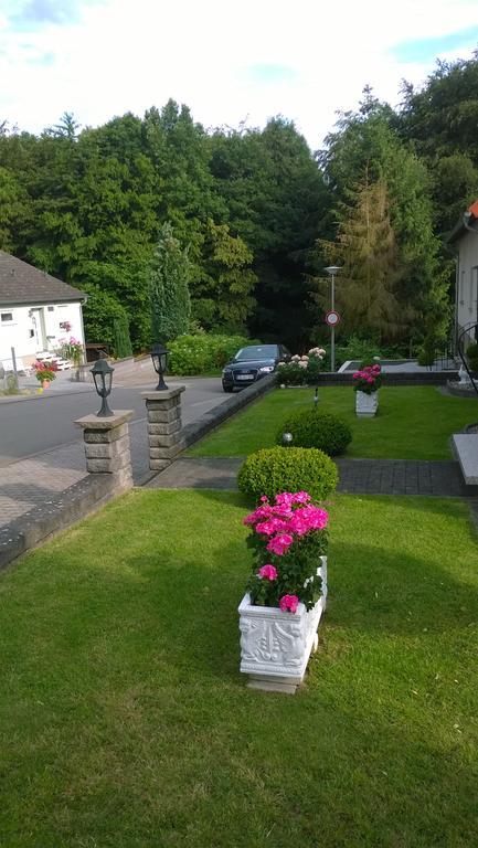Ferienwohnung Dernbecher Saarbrücken Exterior foto